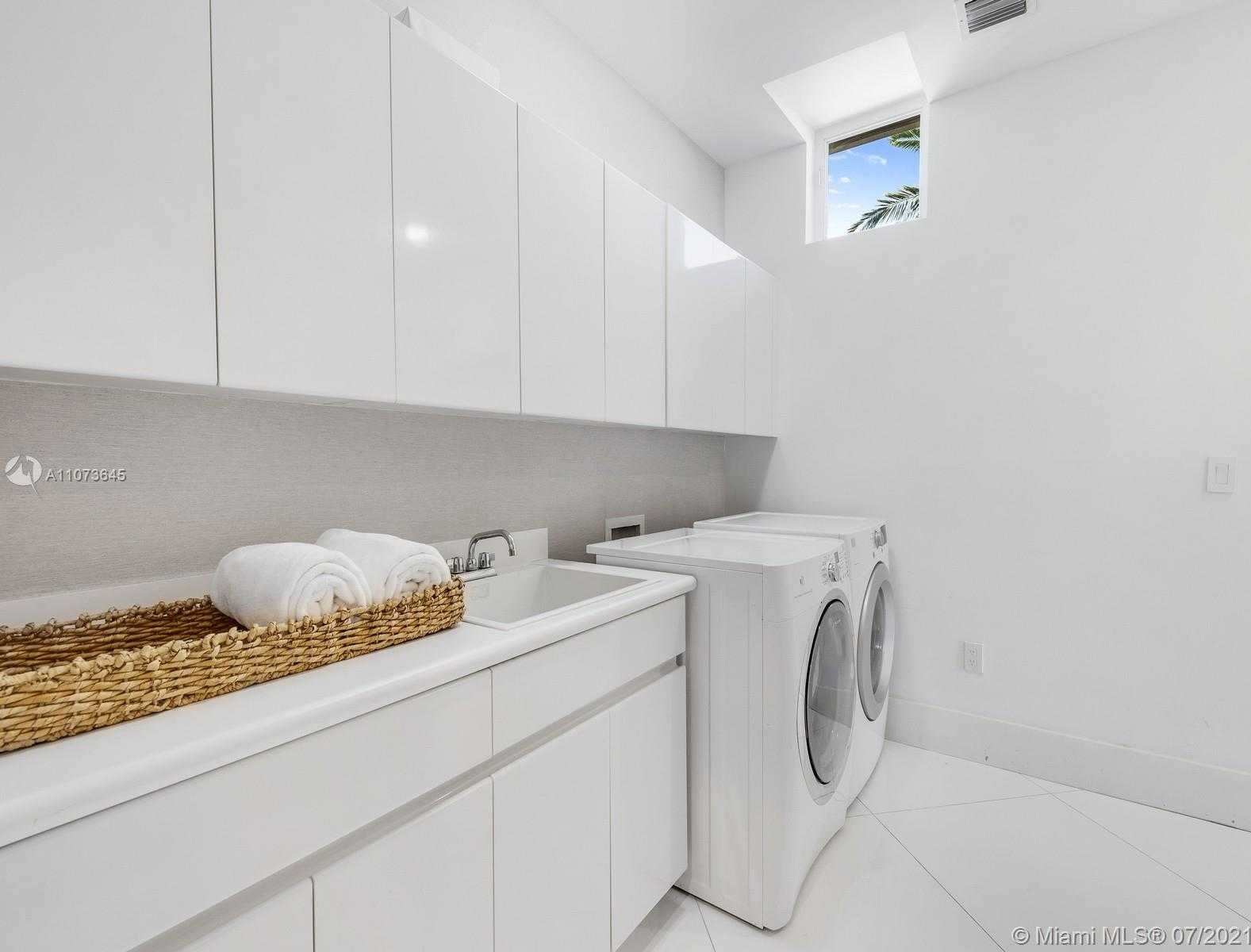 Small Image of 180 LOS PINOS CT, Coral Gables Number 53