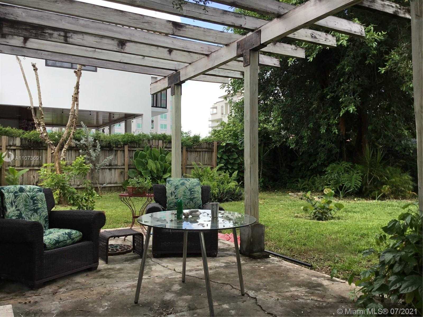 Small Image of 330 SOUTH WEST 19TH RD, Miami Number 10