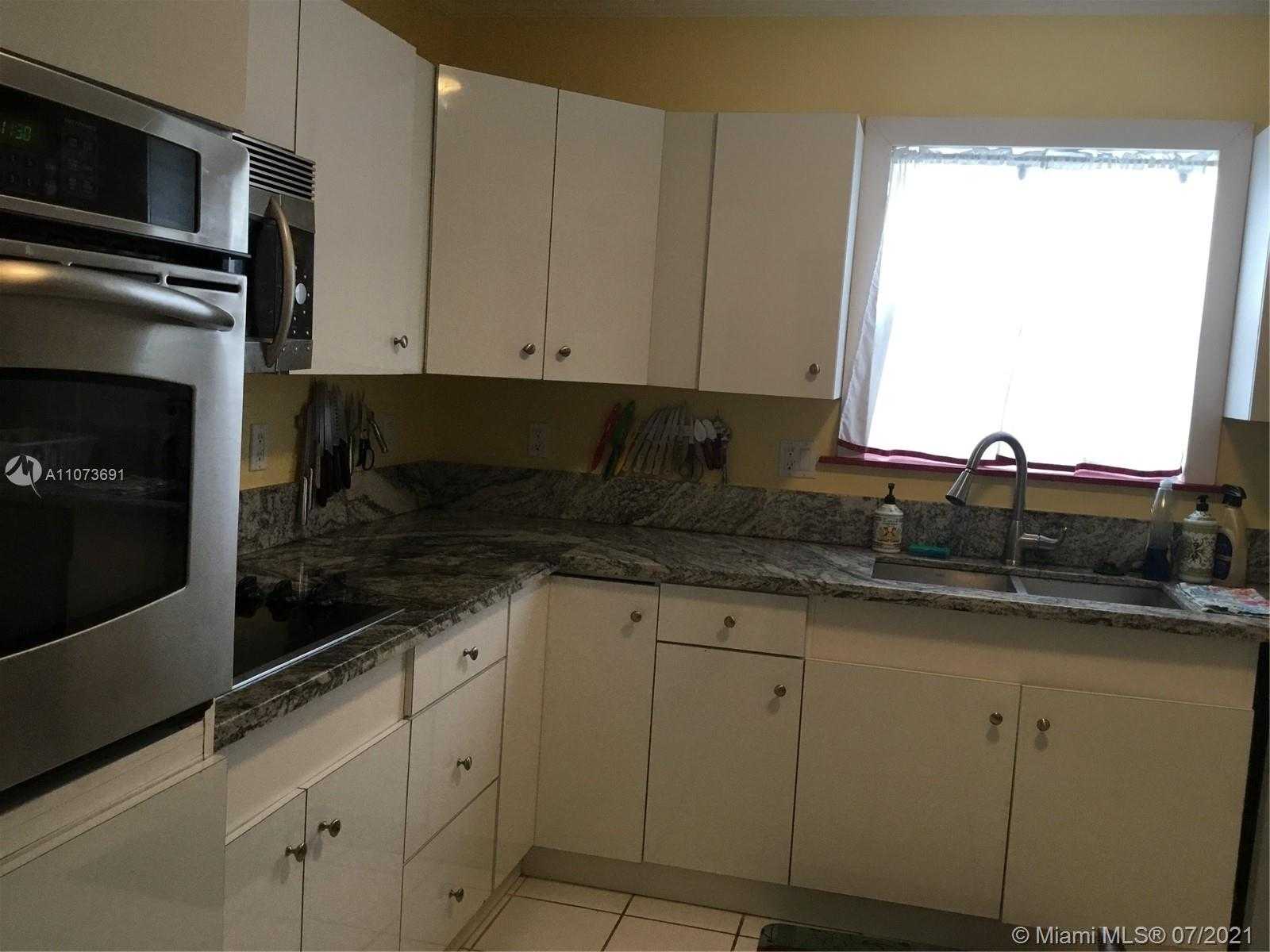 Small Image of 330 SOUTH WEST 19TH RD, Miami Number 15