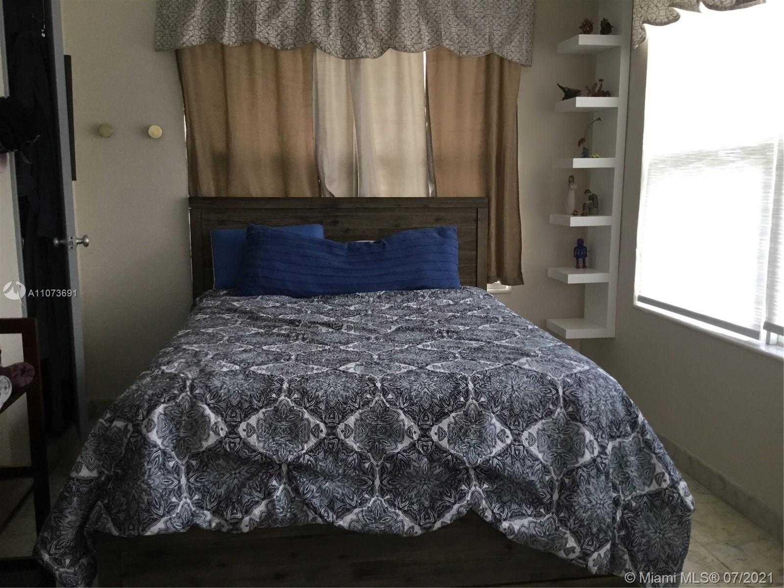 Small Image of 330 SOUTH WEST 19TH RD, Miami Number 18