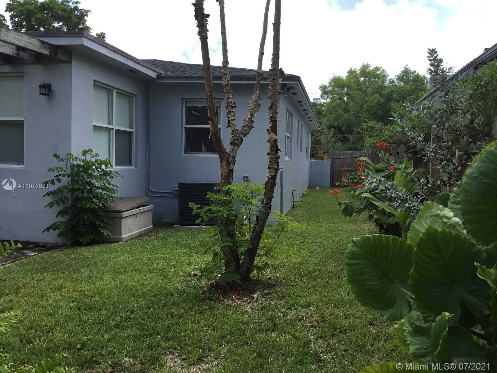 Small Image of 330 SOUTH WEST 19TH RD, Miami Number 8