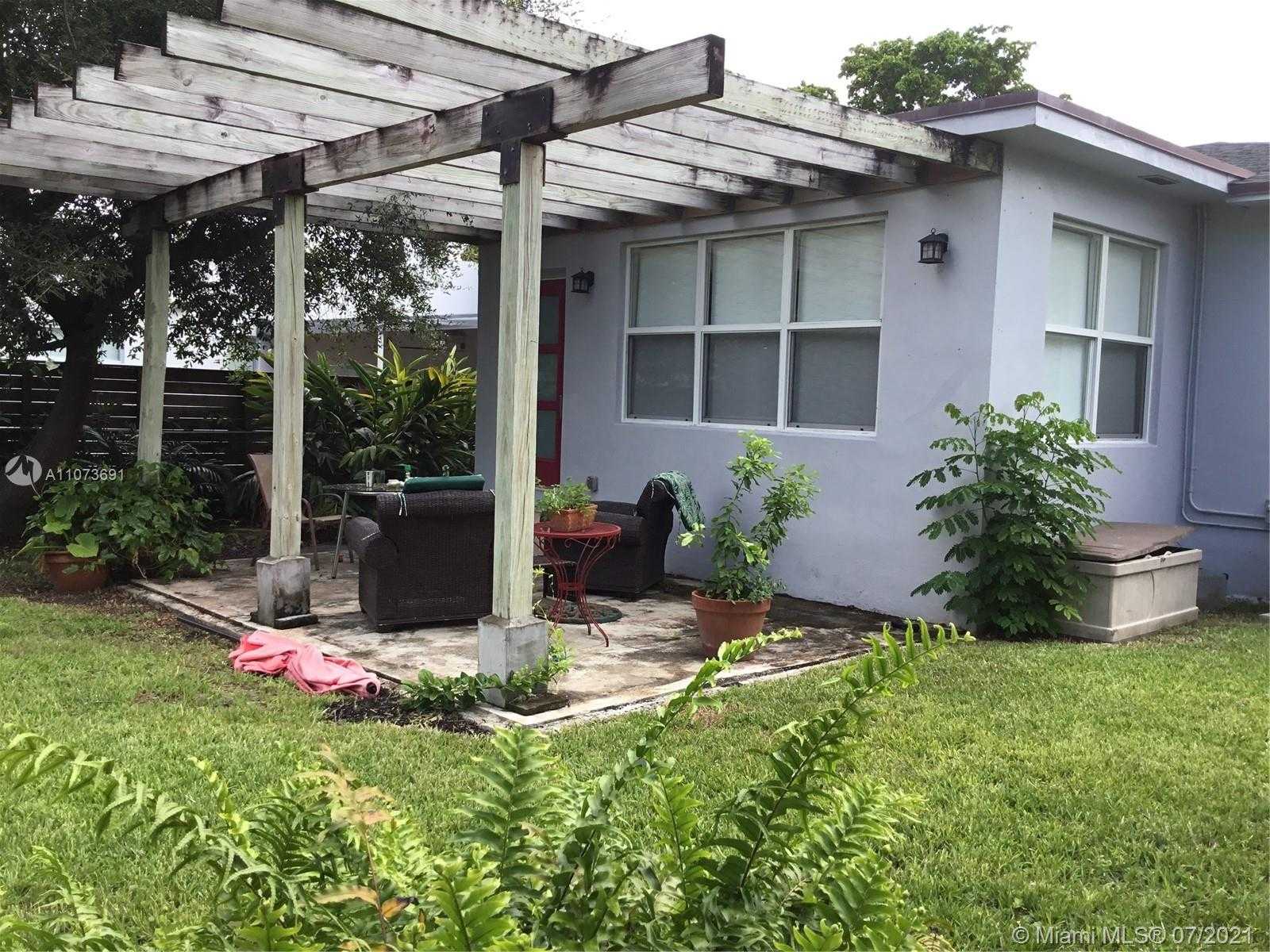 Small Image of 330 SOUTH WEST 19TH RD, Miami Number 9