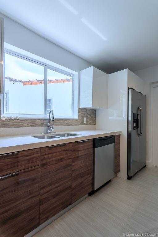 Small Image of 674 NORTH EAST 75TH ST, Miami Number 11