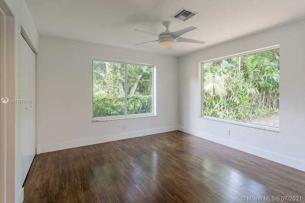 Small Image of 674 NORTH EAST 75TH ST, Miami Number 12