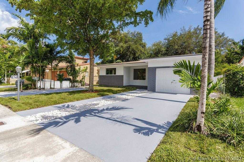 Small Image of 674 NORTH EAST 75TH ST, Miami Number 6