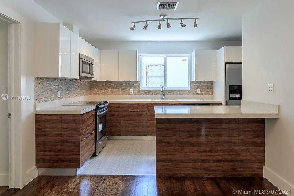 Small Image of 674 NORTH EAST 75TH ST, Miami Number 7