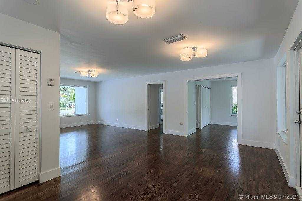 Small Image of 674 NORTH EAST 75TH ST, Miami Number 9