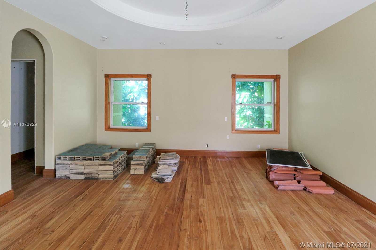 Small Image of 3190 MUNROE DR, Miami Number 15