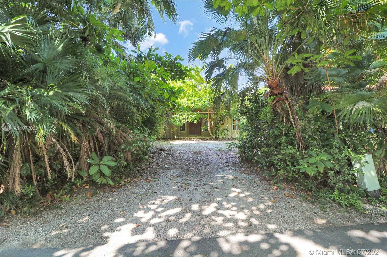 Small Image of 3190 MUNROE DR, Miami Number 2