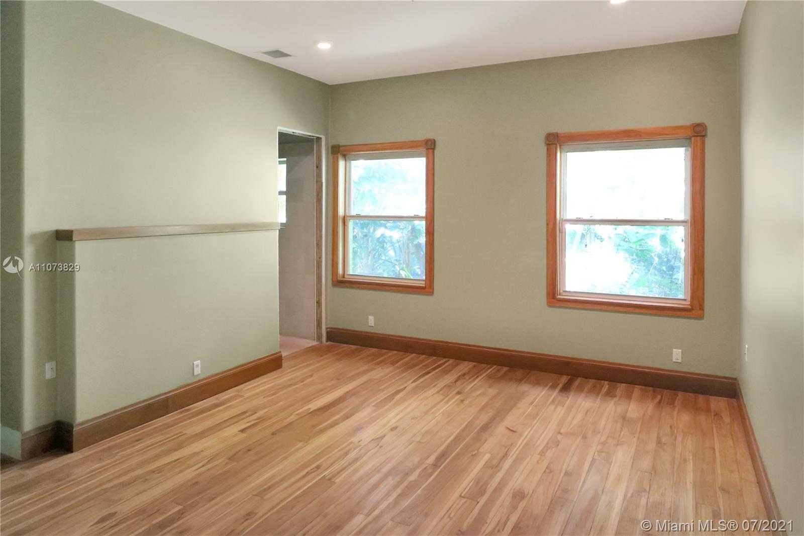 Small Image of 3190 MUNROE DR, Miami Number 21