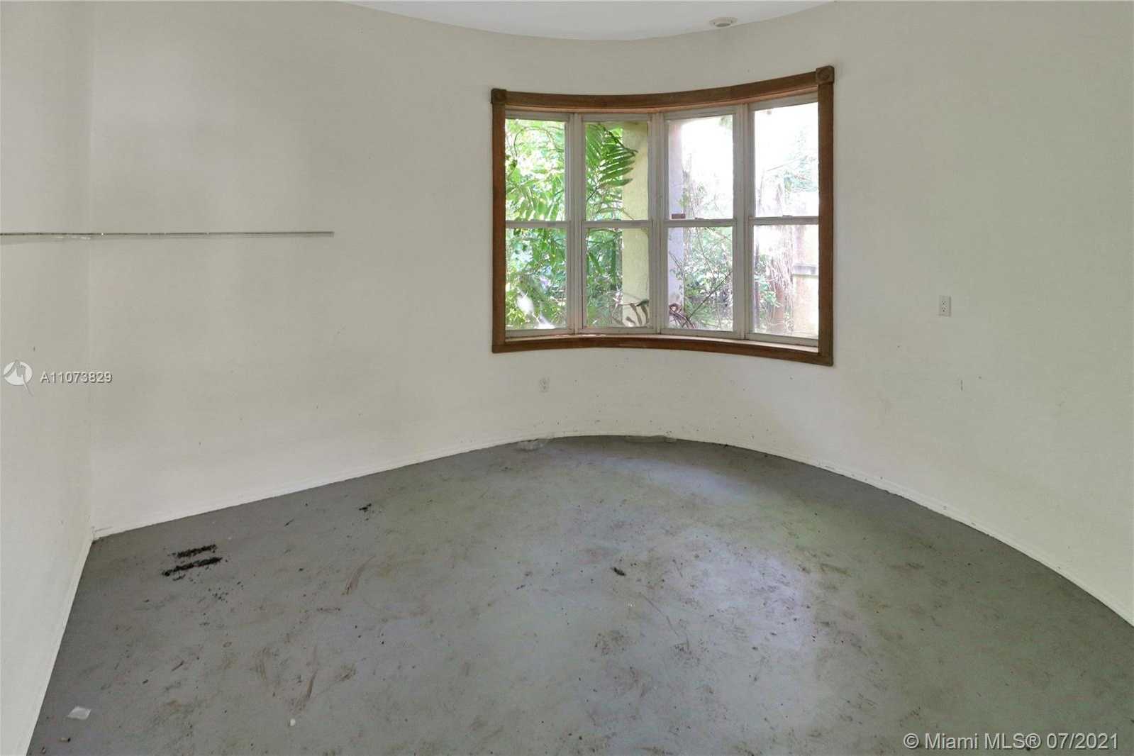 Small Image of 3190 MUNROE DR, Miami Number 24