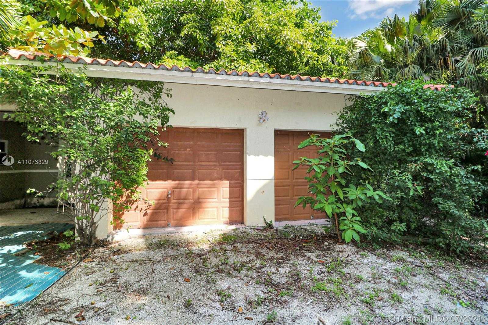 Small Image of 3190 MUNROE DR, Miami Number 27