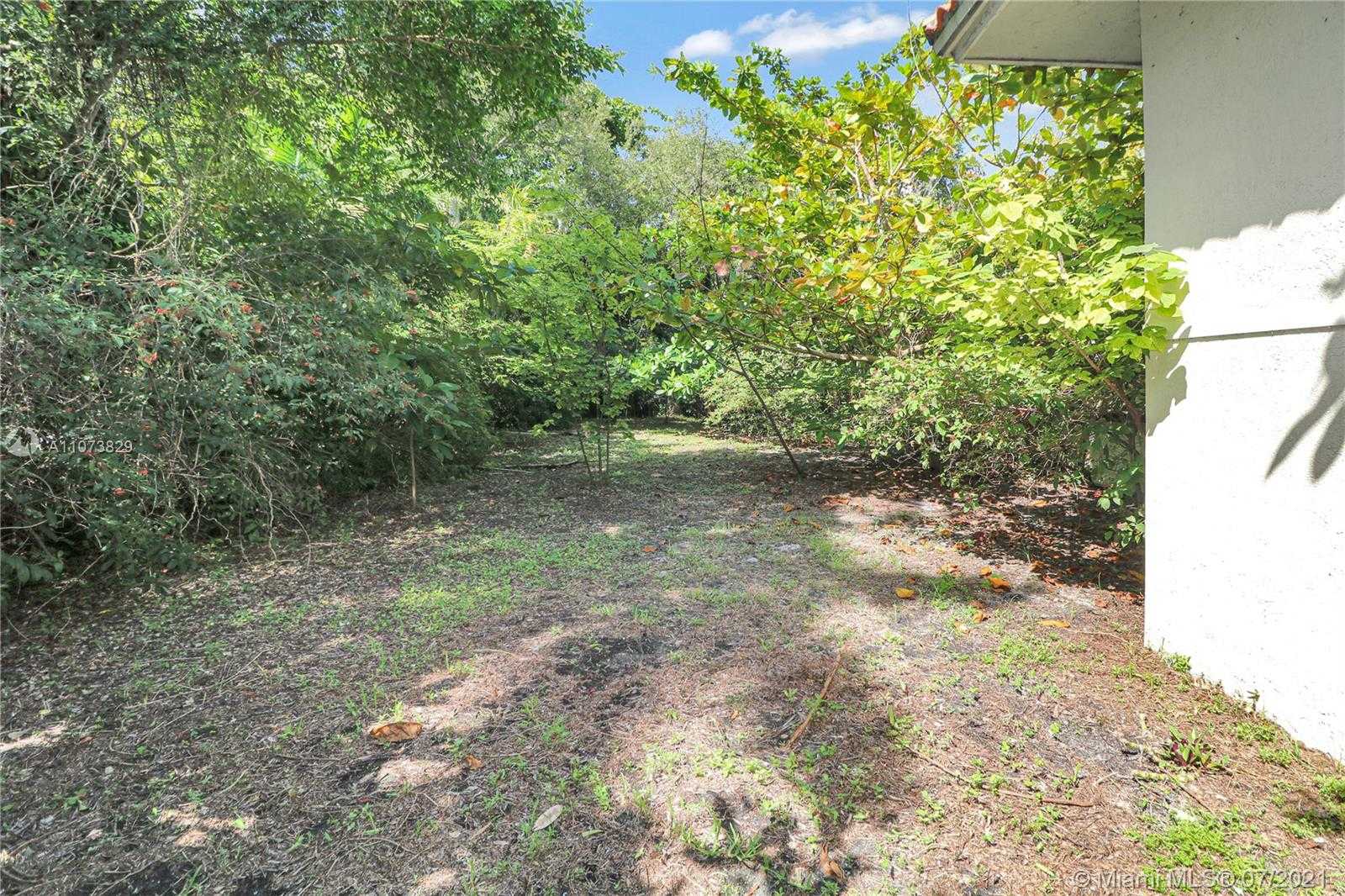 Small Image of 3190 MUNROE DR, Miami Number 29