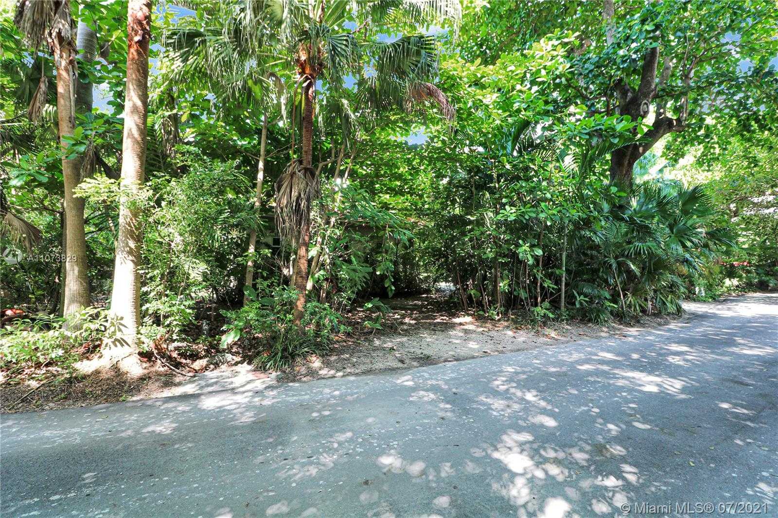 Small Image of 3190 MUNROE DR, Miami Number 31