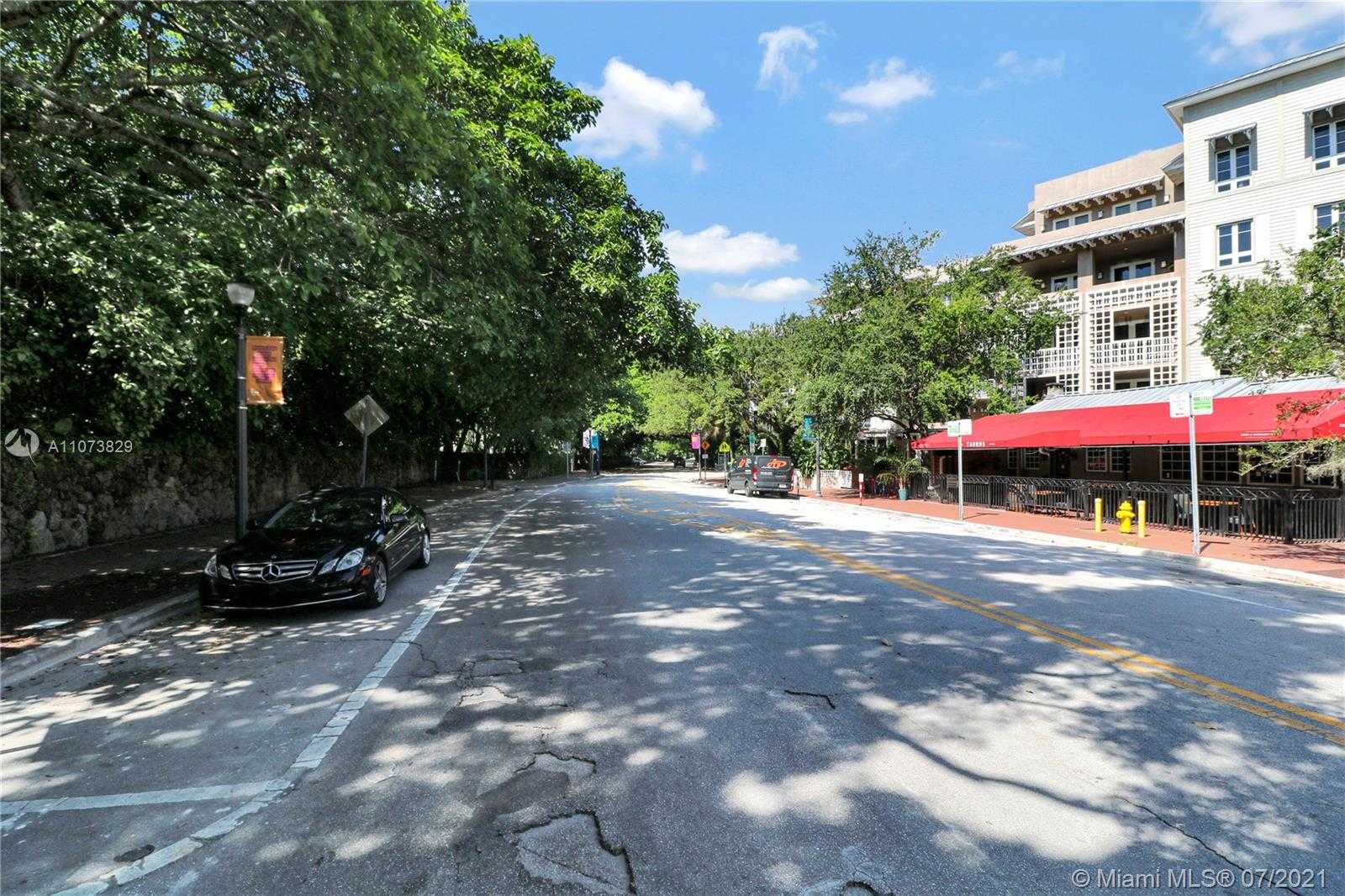 Small Image of 3190 MUNROE DR, Miami Number 34