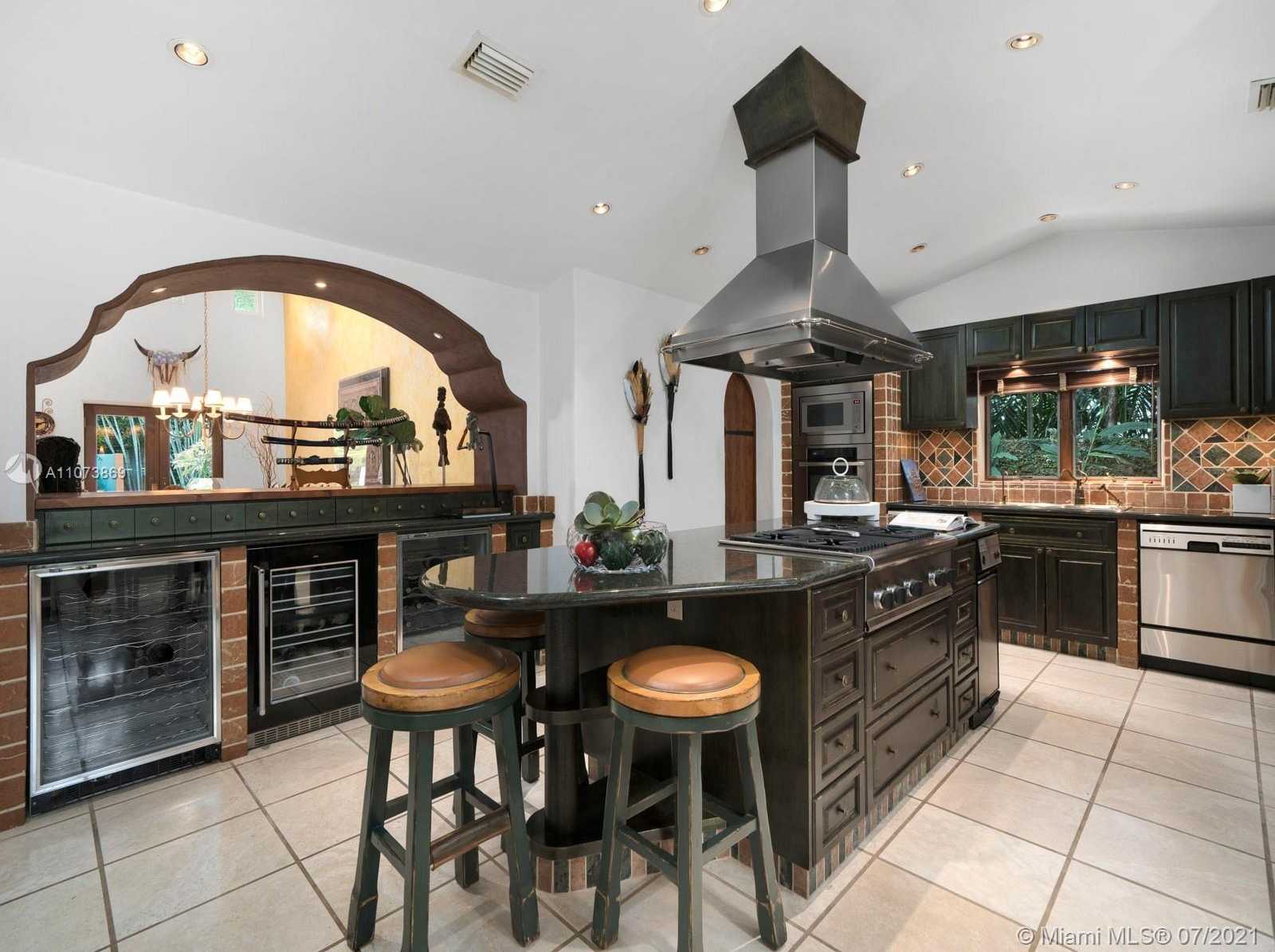Small Image of 4224 LENNOX DR, Miami Number 14