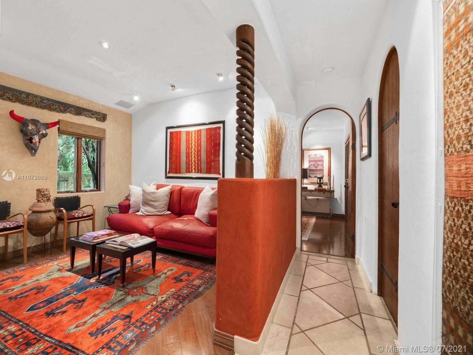 Small Image of 4224 LENNOX DR, Miami Number 17