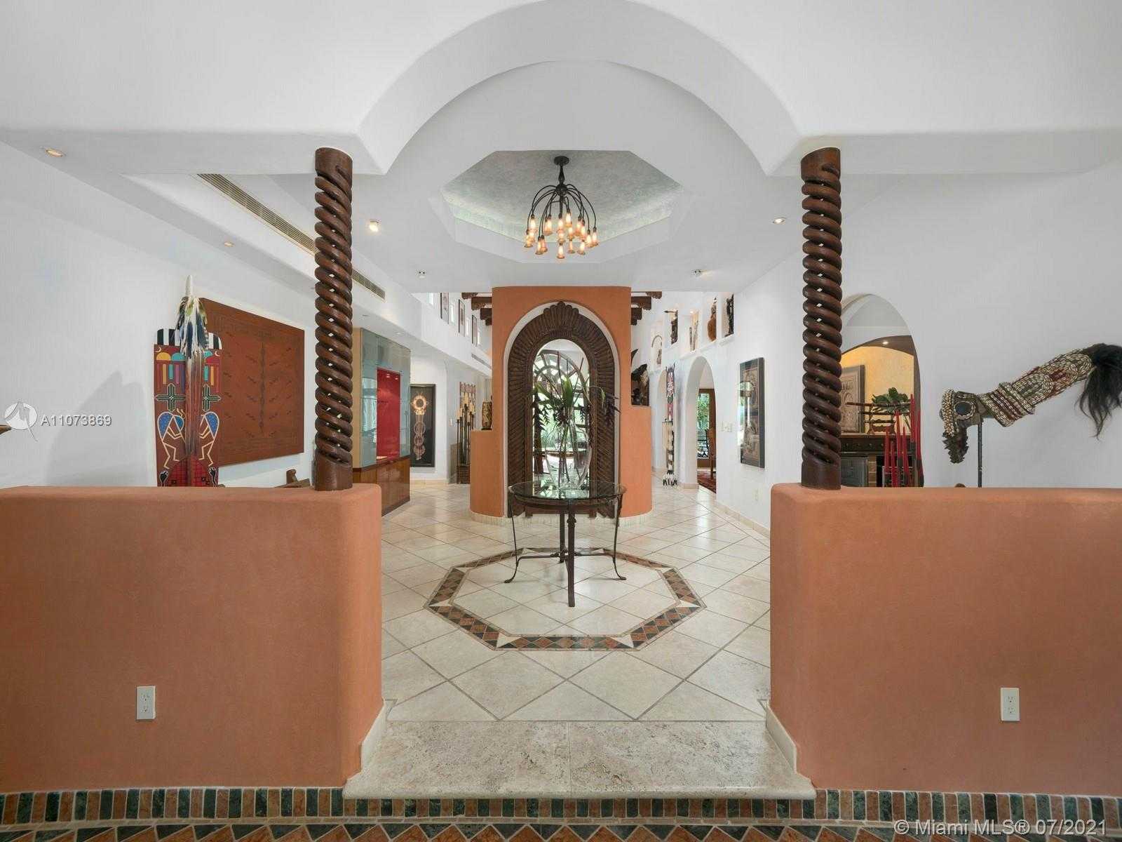 Small Image of 4224 LENNOX DR, Miami Number 2