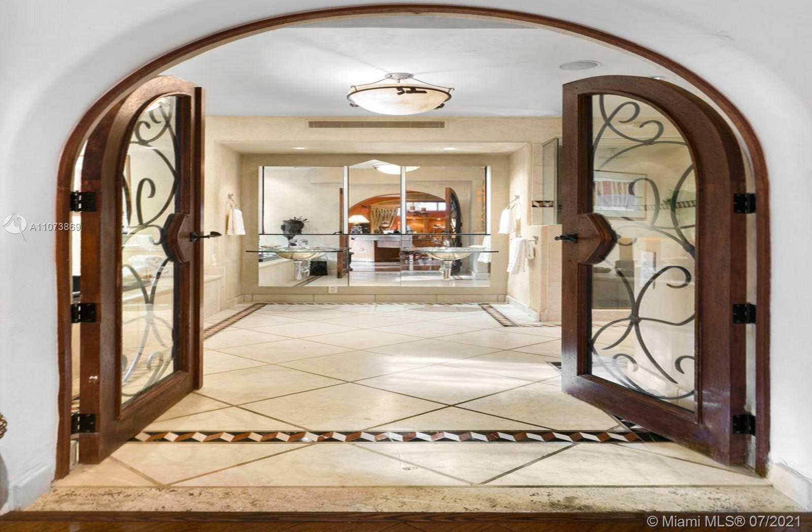 Small Image of 4224 LENNOX DR, Miami Number 24
