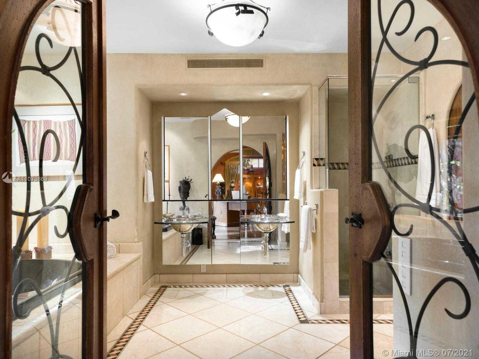 Small Image of 4224 LENNOX DR, Miami Number 25