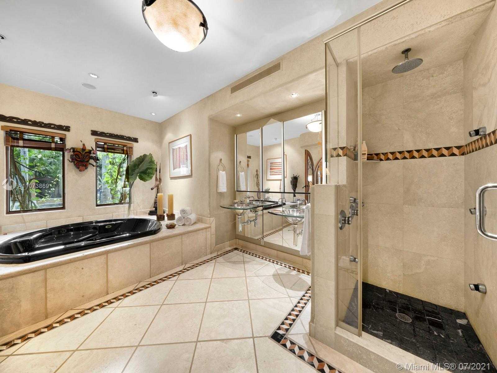 Small Image of 4224 LENNOX DR, Miami Number 27