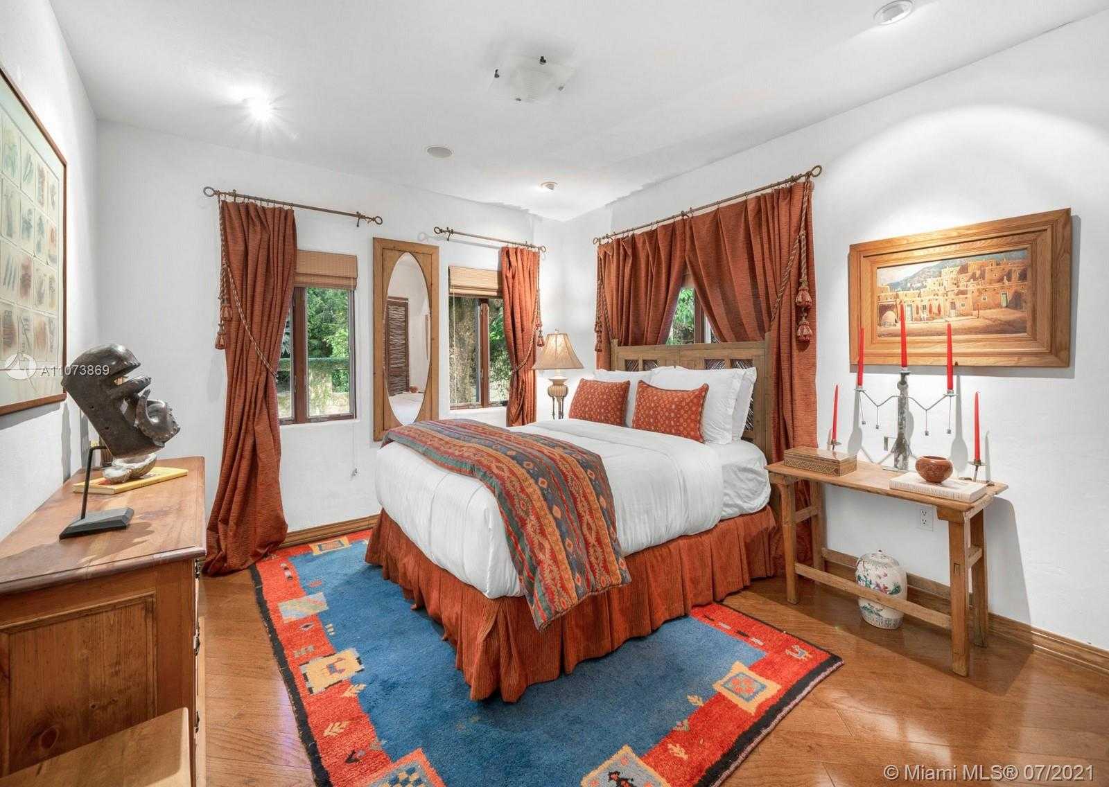 Small Image of 4224 LENNOX DR, Miami Number 31