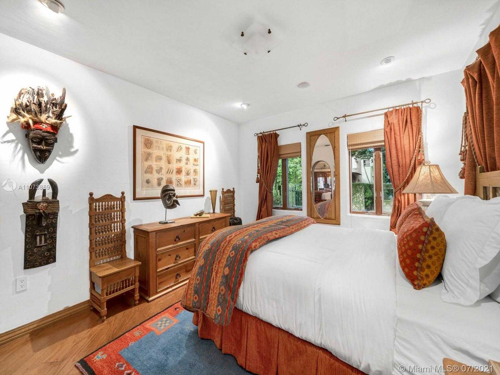 Small Image of 4224 LENNOX DR, Miami Number 32