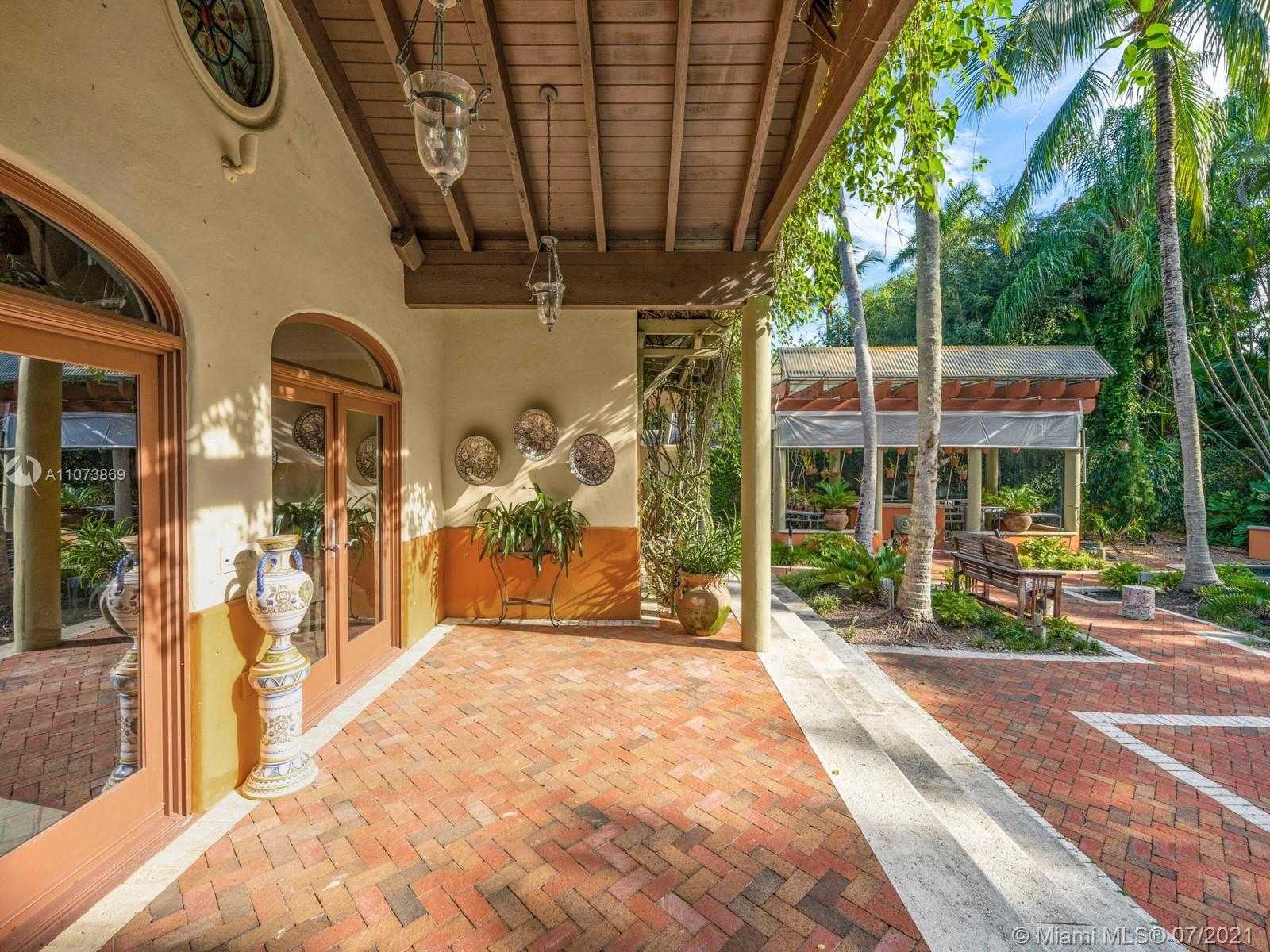 Small Image of 4224 LENNOX DR, Miami Number 33