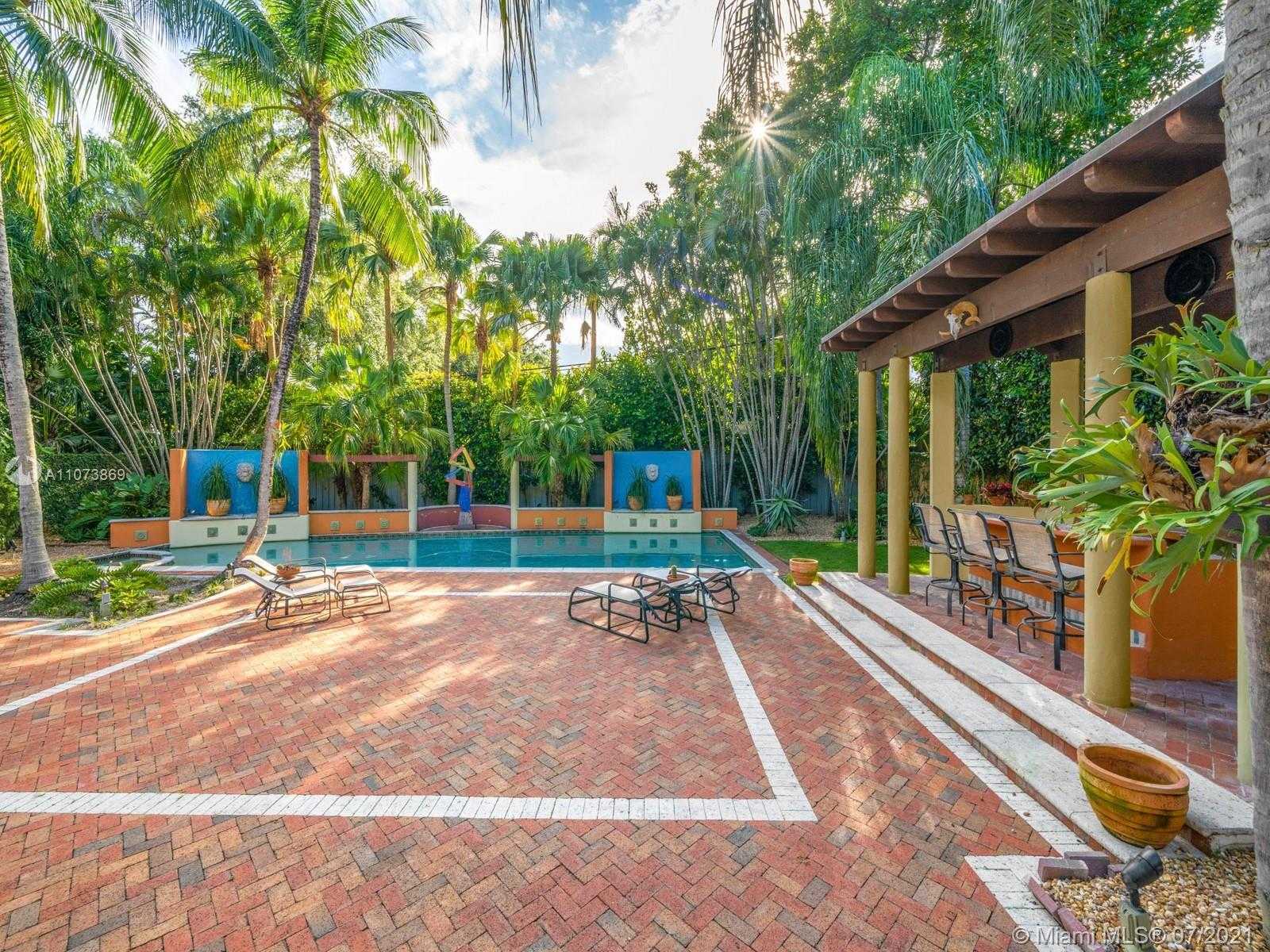 Small Image of 4224 LENNOX DR, Miami Number 34