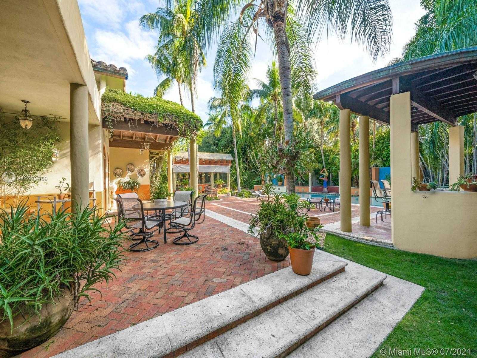 Small Image of 4224 LENNOX DR, Miami Number 37