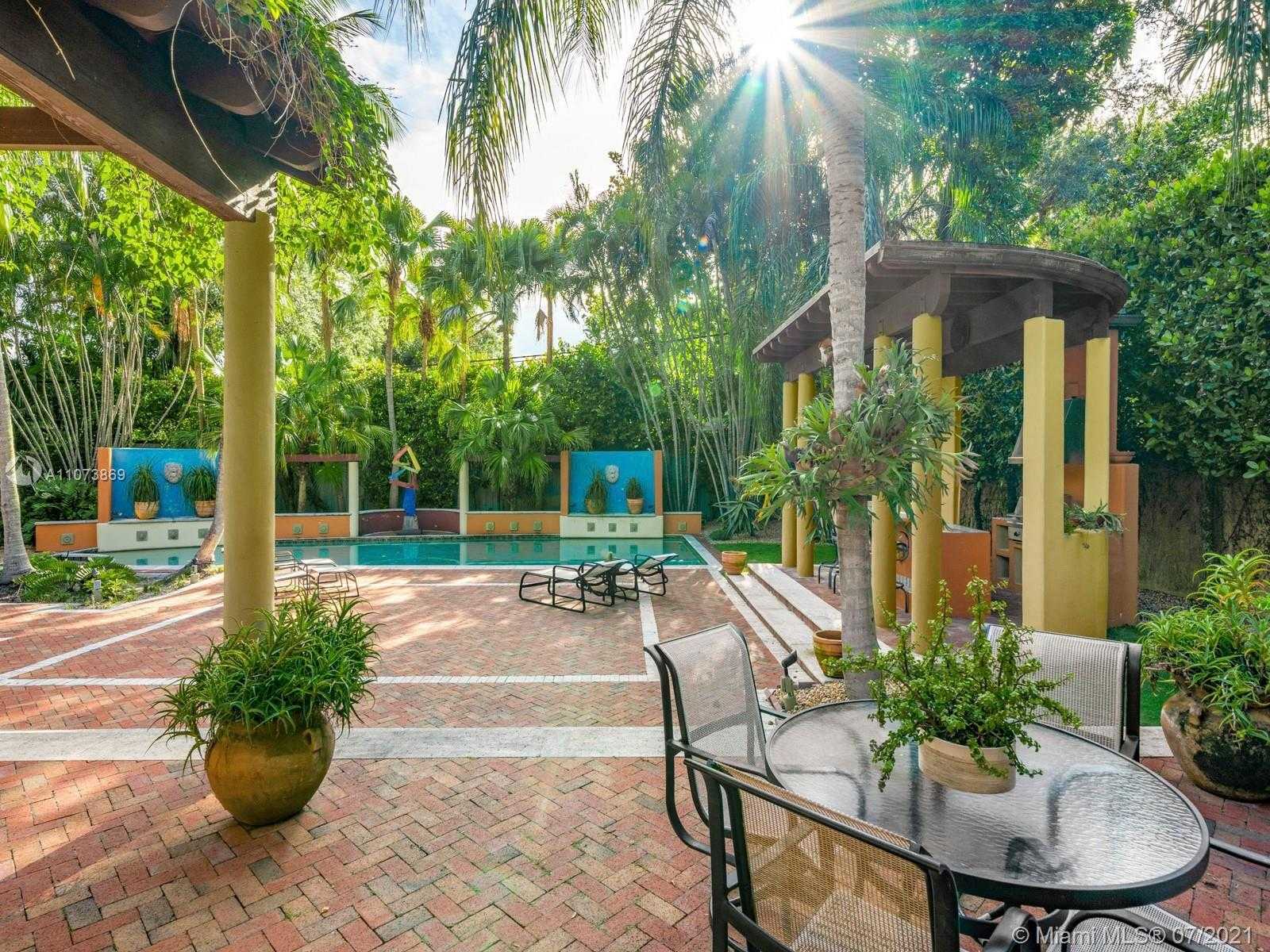 Small Image of 4224 LENNOX DR, Miami Number 38