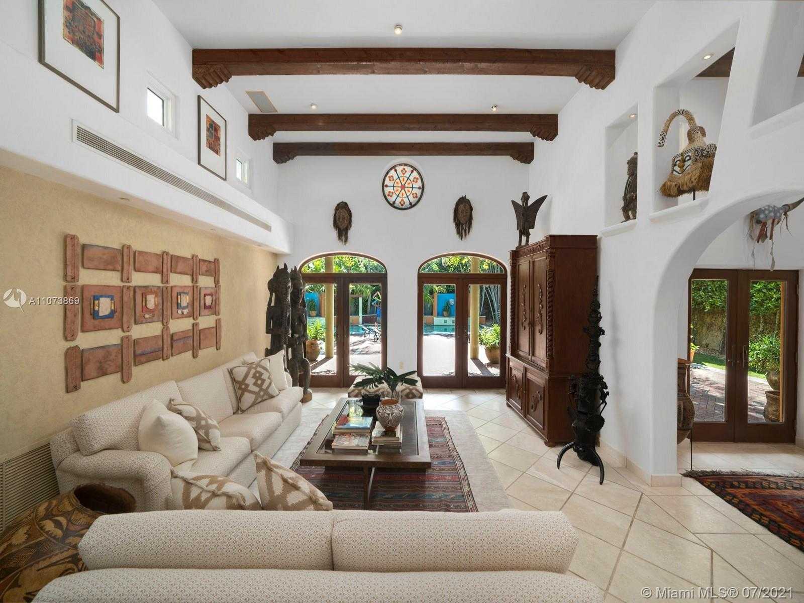Small Image of 4224 LENNOX DR, Miami Number 4