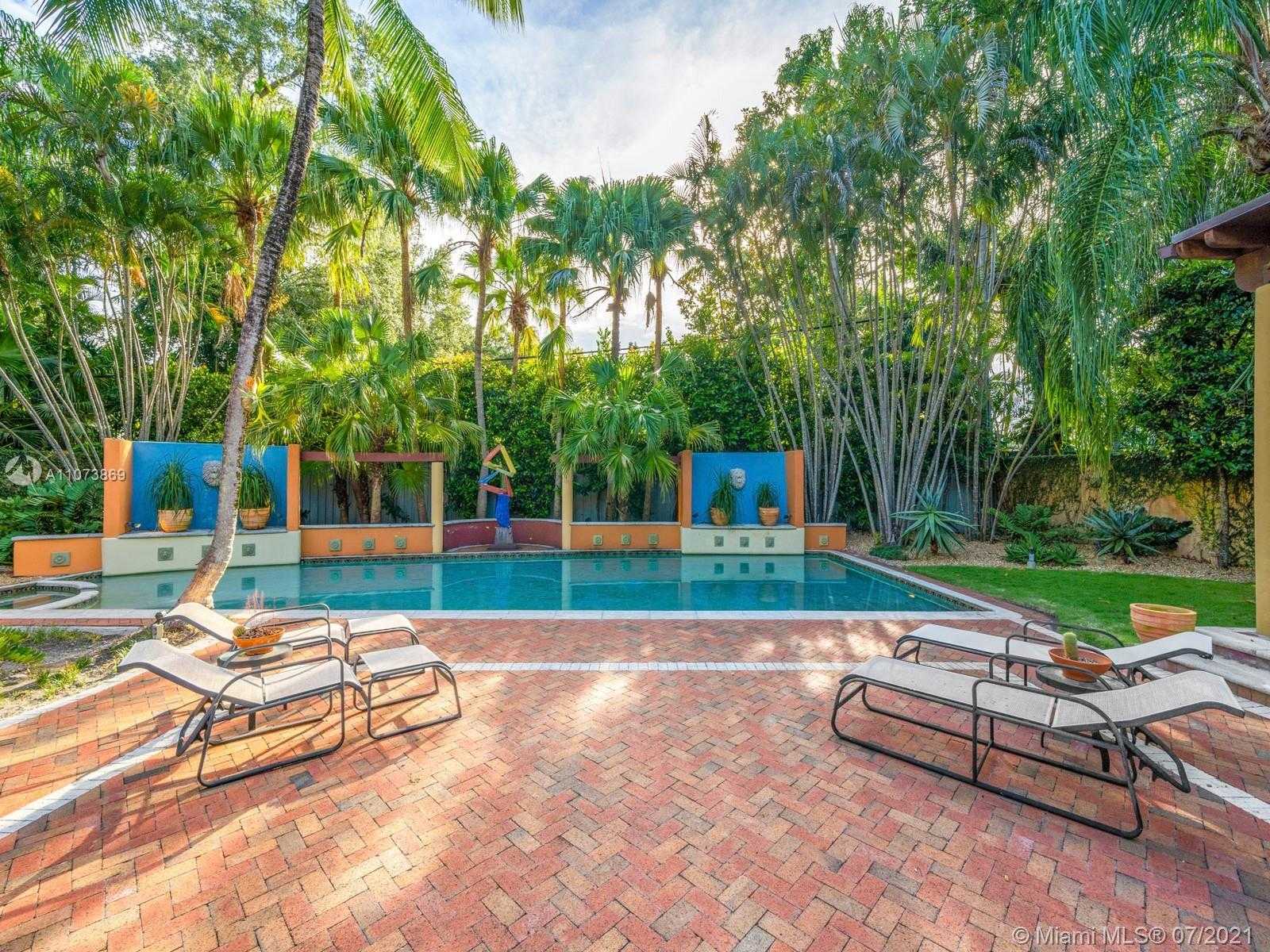 Small Image of 4224 LENNOX DR, Miami Number 44