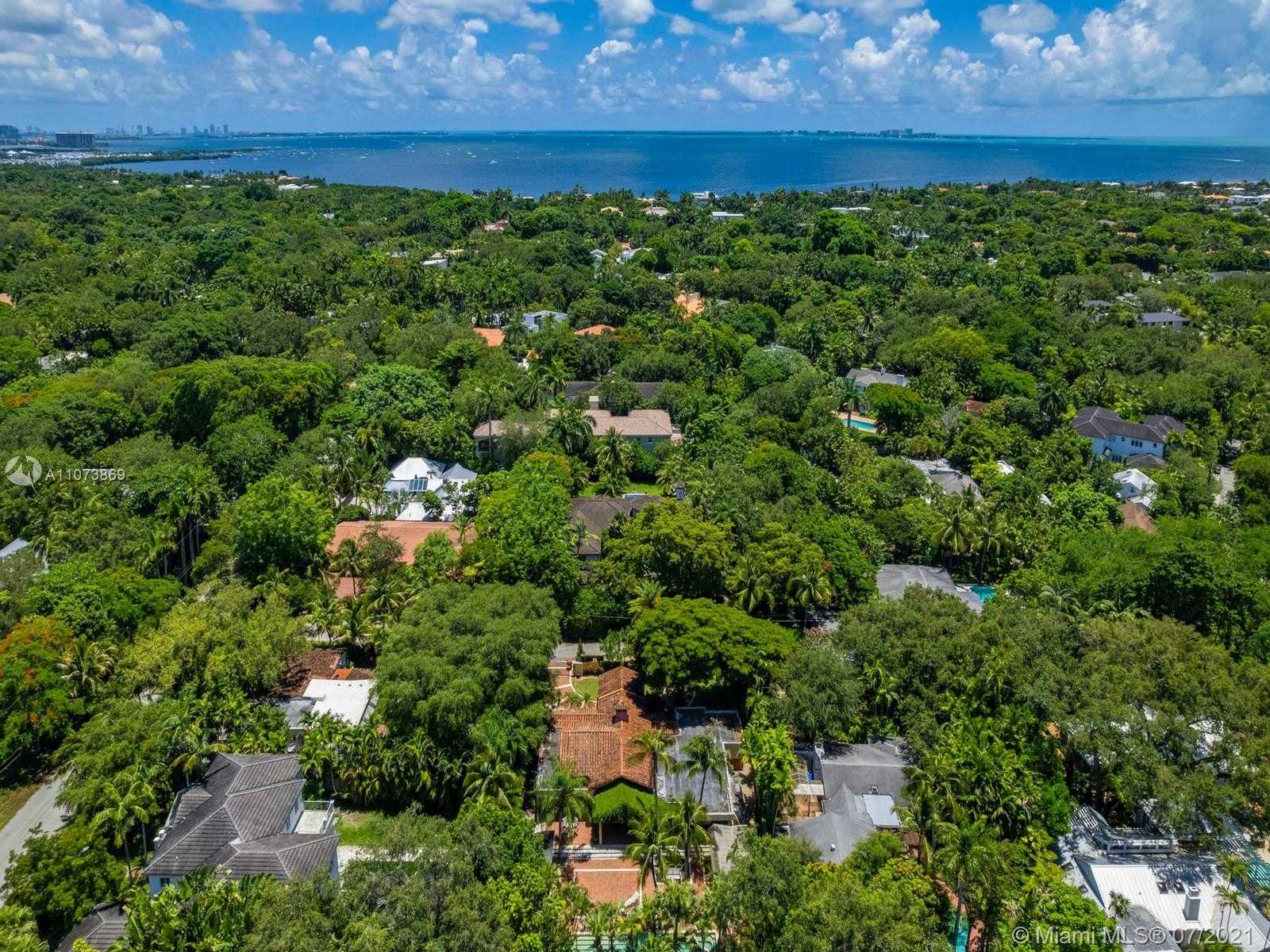 Small Image of 4224 LENNOX DR, Miami Number 56