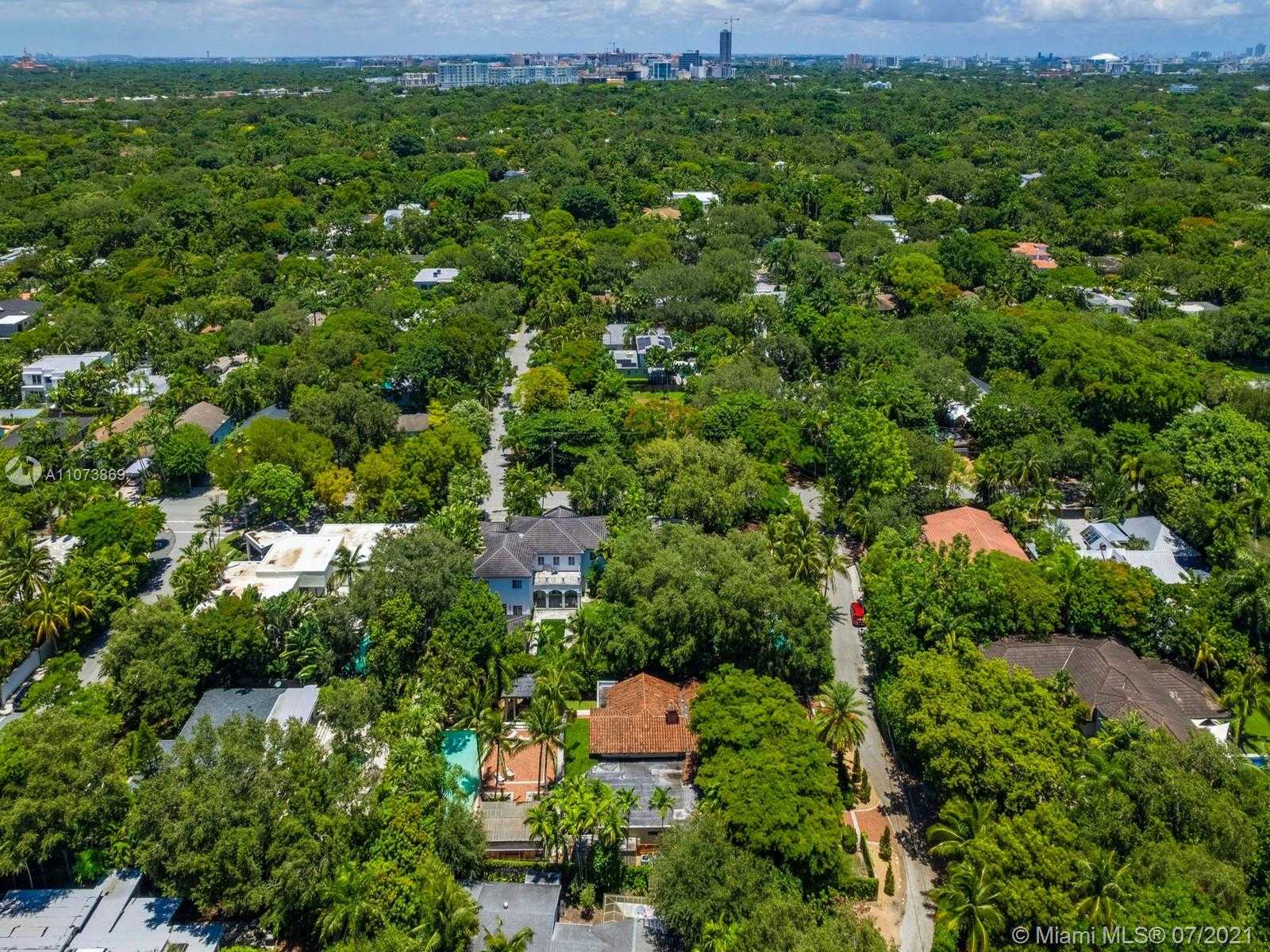 Small Image of 4224 LENNOX DR, Miami Number 57