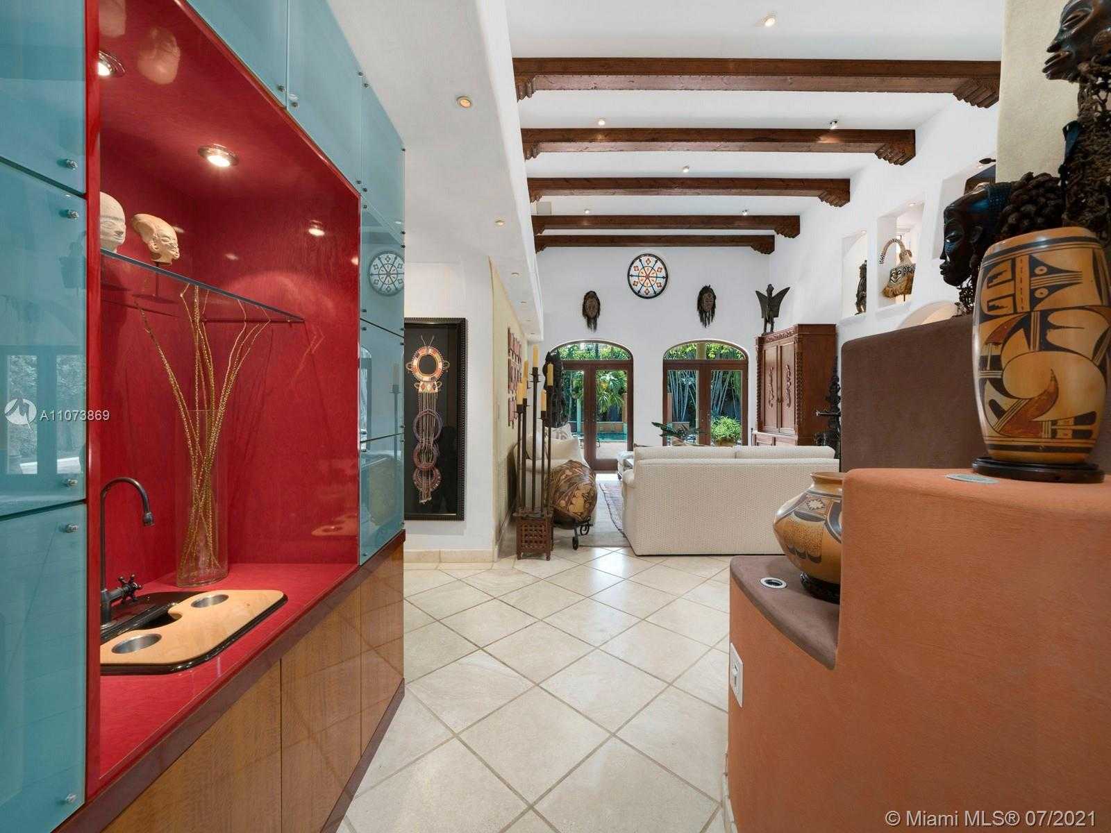 Small Image of 4224 LENNOX DR, Miami Number 9