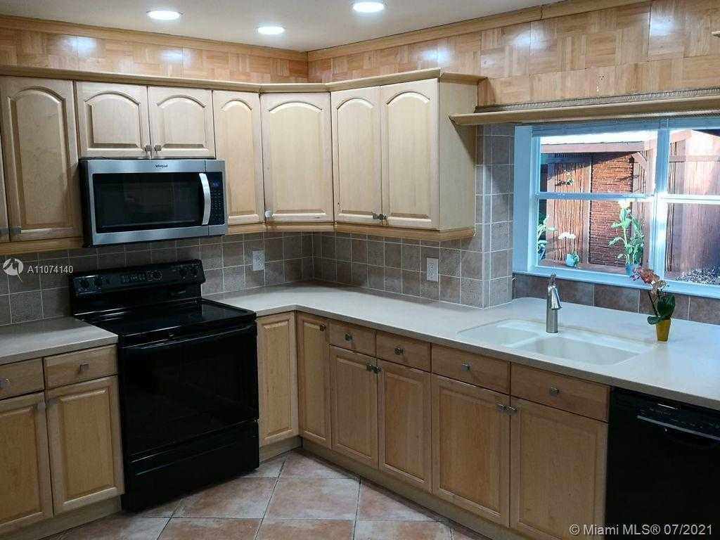 Small Image of 340 SOUTH EAST 11 ST, Deerfield Beach Number 3