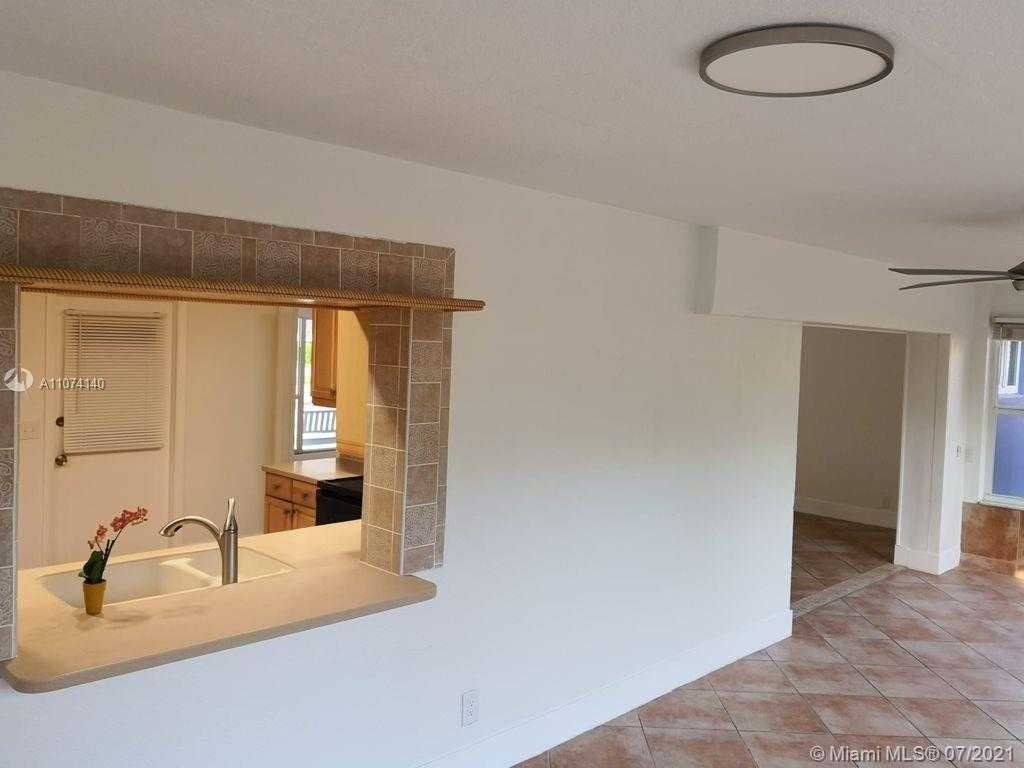 Small Image of 340 SOUTH EAST 11 ST, Deerfield Beach Number 6