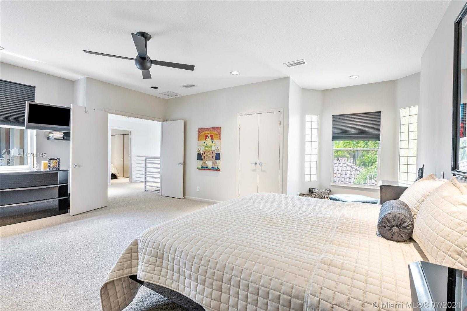 Small Image of 3733 NORTH EAST 208TH ST, Aventura Number 23