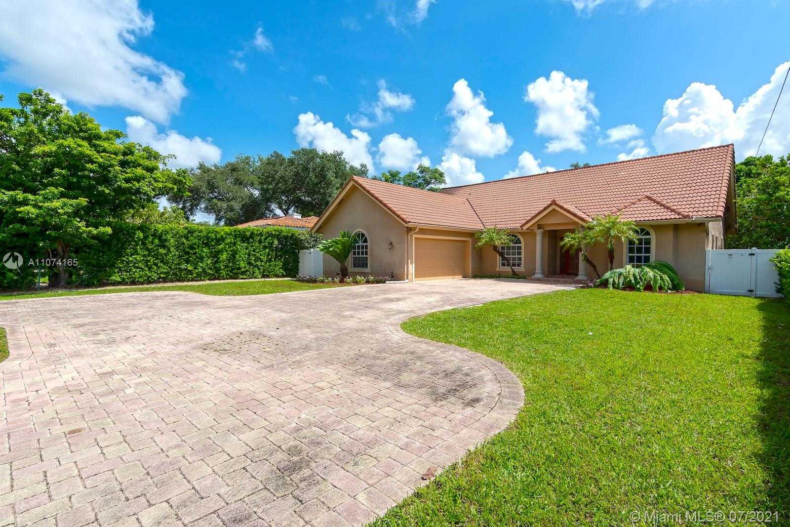 Small Image of 11007 GRIFFING BLVD, Biscayne Park Number 2