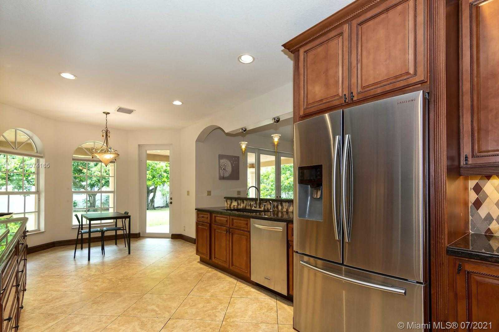 Small Image of 11007 GRIFFING BLVD, Biscayne Park Number 21