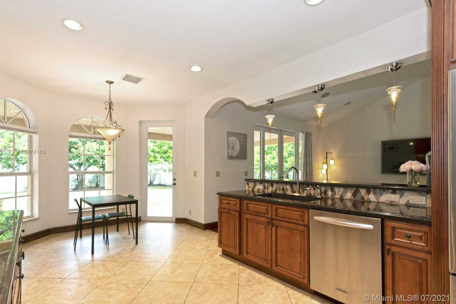 Small Image of 11007 GRIFFING BLVD, Biscayne Park Number 22