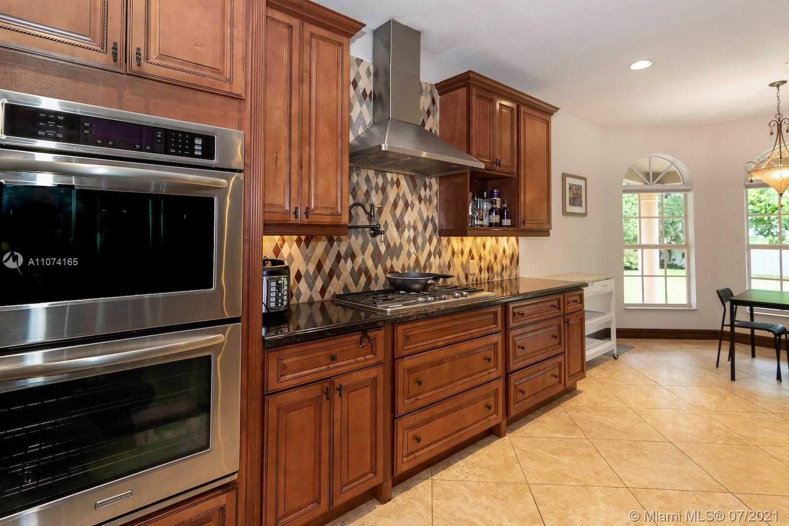 Small Image of 11007 GRIFFING BLVD, Biscayne Park Number 26