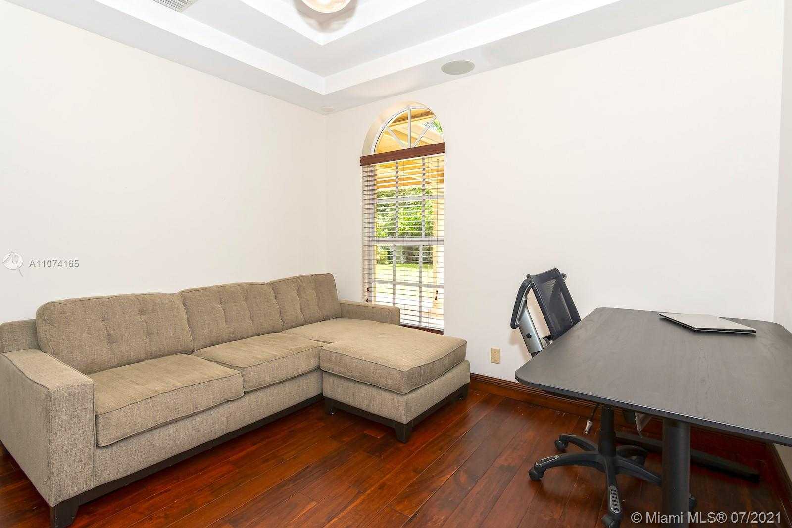 Small Image of 11007 GRIFFING BLVD, Biscayne Park Number 28