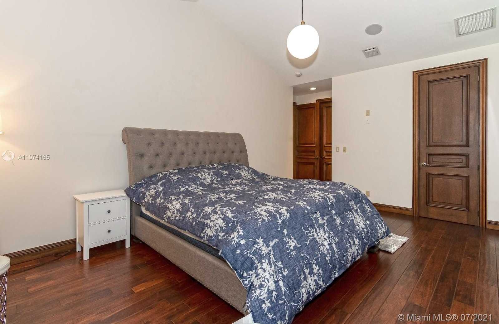 Small Image of 11007 GRIFFING BLVD, Biscayne Park Number 31