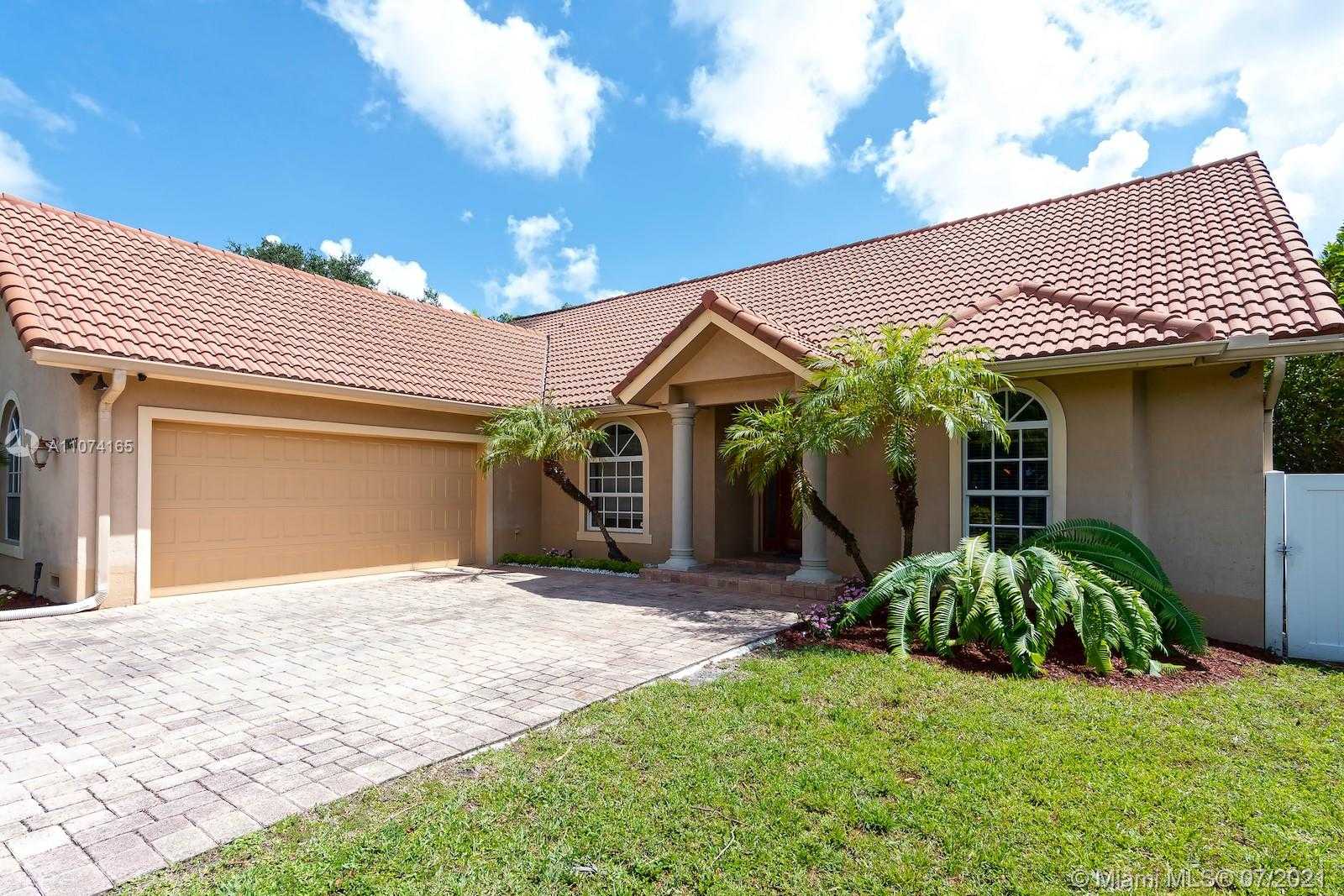 Small Image of 11007 GRIFFING BLVD, Biscayne Park Number 5