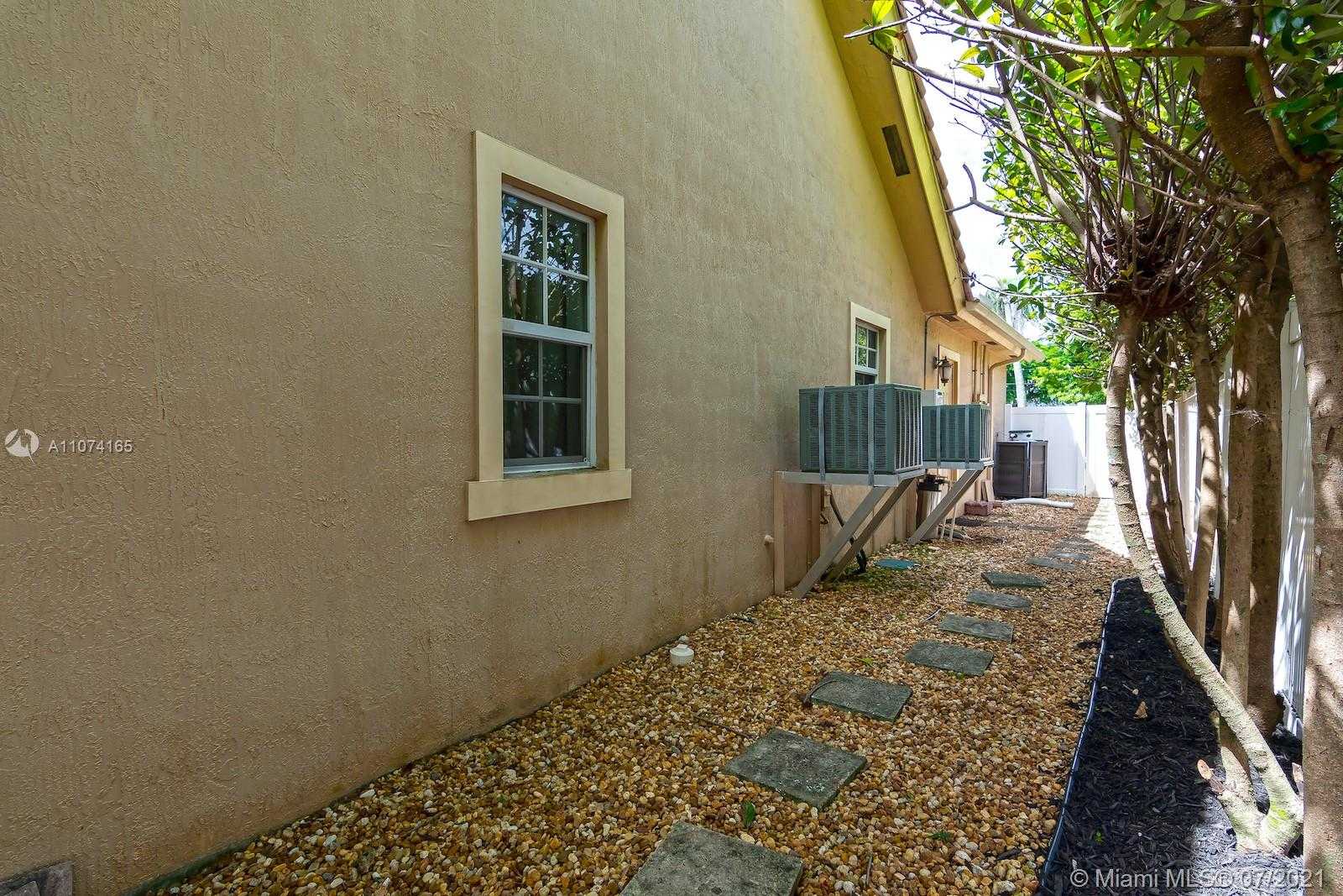 Small Image of 11007 GRIFFING BLVD, Biscayne Park Number 51
