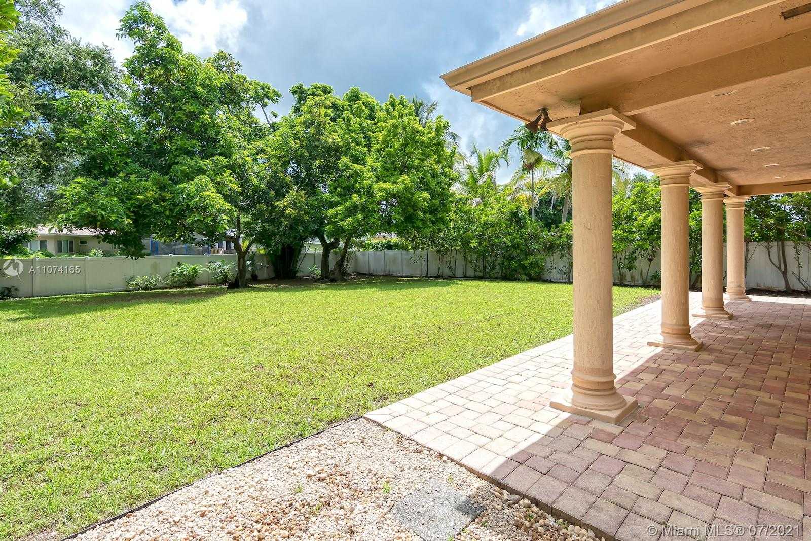 Small Image of 11007 GRIFFING BLVD, Biscayne Park Number 53