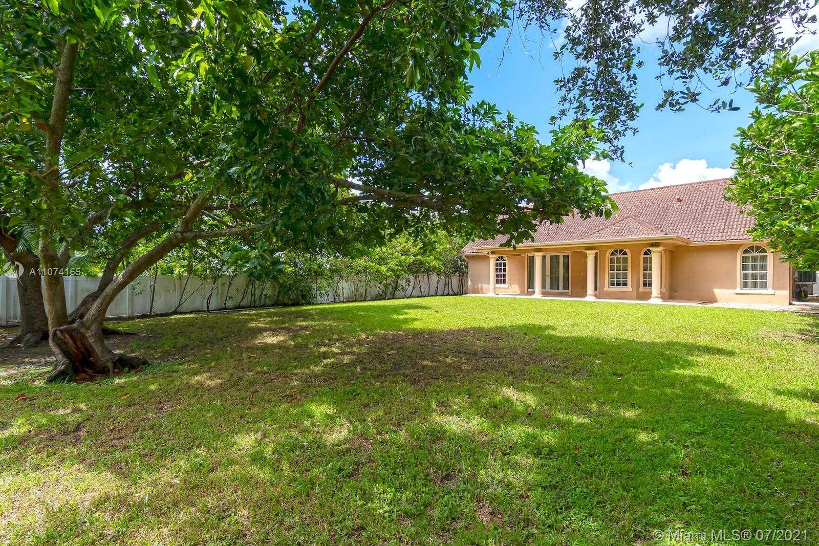 Small Image of 11007 GRIFFING BLVD, Biscayne Park Number 57