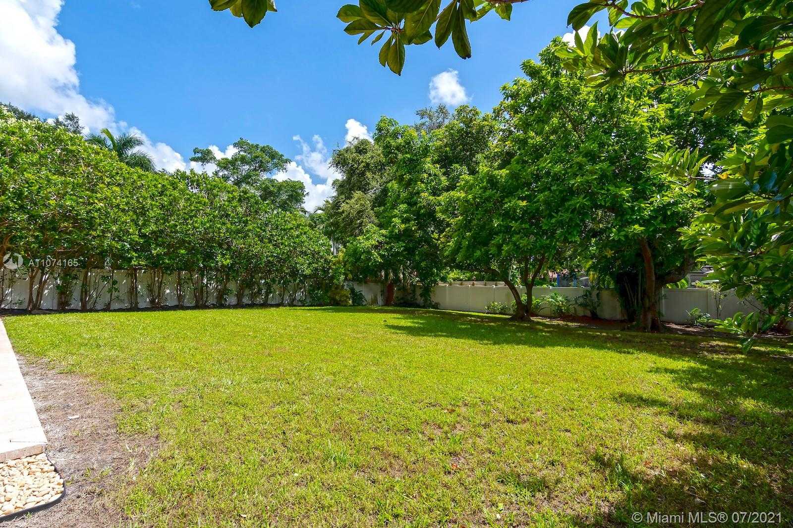 Small Image of 11007 GRIFFING BLVD, Biscayne Park Number 59